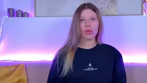 Snapshot of liliabianca chatting on 02.09.25 Mia online show from 02.09.25