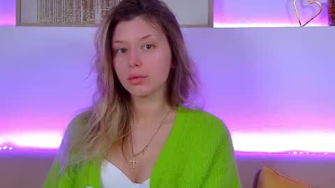 Snapshot of liliabianca chatting on 02.10.25 Mia online show from 02.10.25