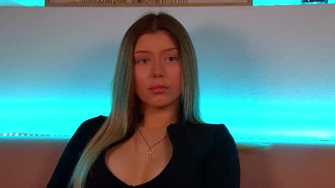 Snapshot of liliabianca chatting on 02.11.25 Mia online show from 02.11.25
