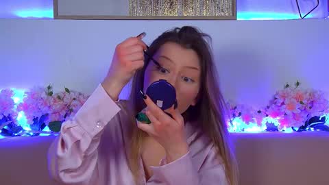 Snapshot of liliabianca chatting on 02.18.25 Mia online show from 02.18.25