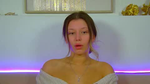Snapshot of liliabianca chatting on 09.12.25 Mia online show from 09.12.25