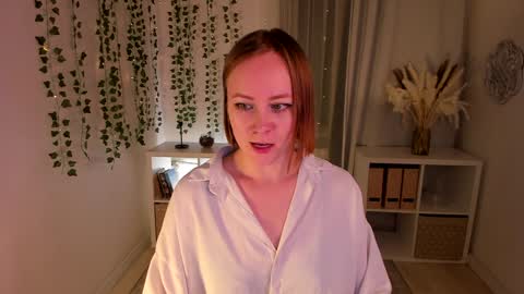 Snapshot of lilian_kroft chatting on 01.28.25 LIL online show from 01.28.25