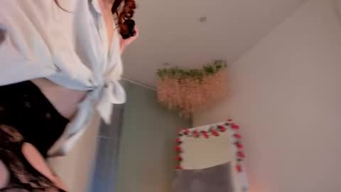 Snapshot of lilian_kroft chatting on 02.17.25 LIL online show from 02.17.25