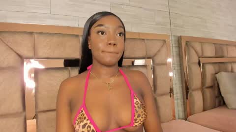 Snapshot of lilian_starfire chatting on 05.30.26 LILIAN online show from 05.30.26