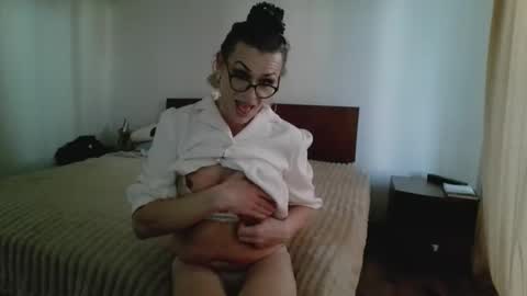 Snapshot of lilianashemale3 chatting on 02.24.26 lilianashemale3 online show from 02.24.26