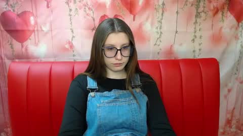 Snapshot of lilianashine chatting on 04.23.26 lilianashine online show from 04.23.26