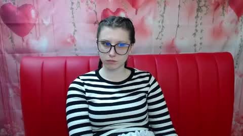 Snapshot of lilianashine chatting on 04.28.26 lilianashine online show from 04.28.26