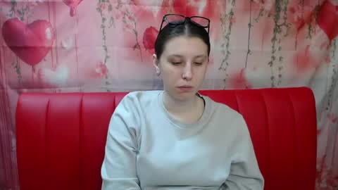 Snapshot of lilianashine chatting on 05.17.26 lilianashine online show from 05.17.26