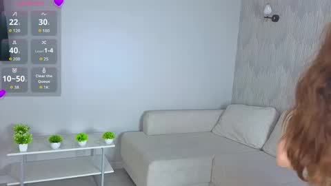 Snapshot of lilianbickford chatting on 04.21.26 Hi I am Luna online show from 04.21.26
