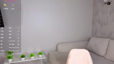 Snapshot of lilianbickford chatting on 05.07.26 Hi I am Luna online show from 05.07.26