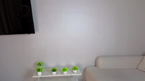 Snapshot of lilianbickford chatting on 05.10.26 Hi I am Luna online show from 05.10.26