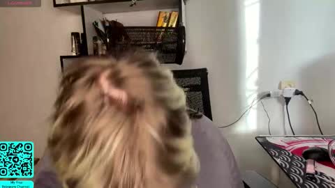 Snapshot of liliandaniels chatting on 02.18.26 Lilian online show from 02.18.26