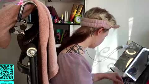 Lilian online show from 03.17.26