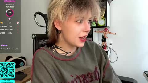 Snapshot of liliandaniels chatting on 04.22.26 Lilian online show from 04.22.26