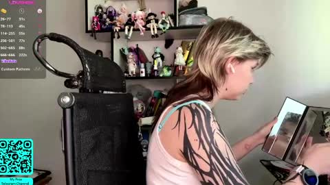 Snapshot of liliandaniels chatting on 05.20.26 Lilian online show from 05.20.26