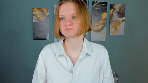 Snapshot of lilianslow chatting on 01.13.26 hi guys Im new here Im 18 years oldIve never had sex online show from 01.13.26