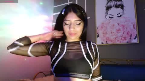 Snapshot of lilidesire chatting on 10.06.25 Simone 3 online show from 10.06.25