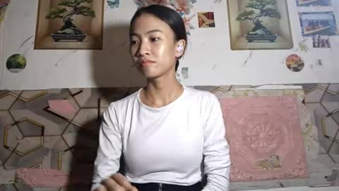 Snapshot of lililaban chatting on 05.28.26 Evelyn online show from 05.28.26