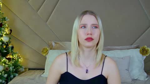 LiliLinn online show from 12.23.24