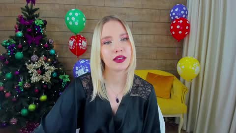 LiliLinn online show from 12.26.24