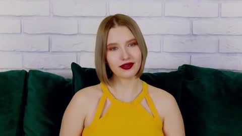 LiliLinn online show from 01.25.25