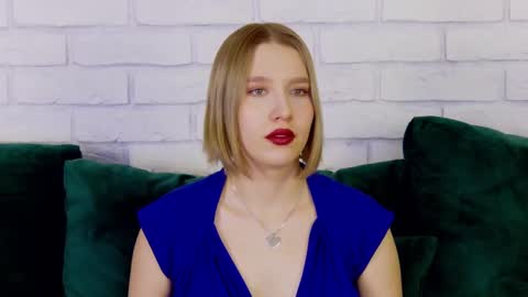 LiliLinn online show from 02.15.25