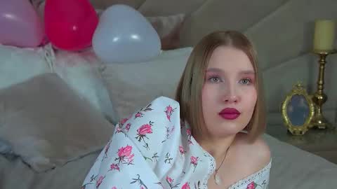 LiliLinn online show from 02.17.25