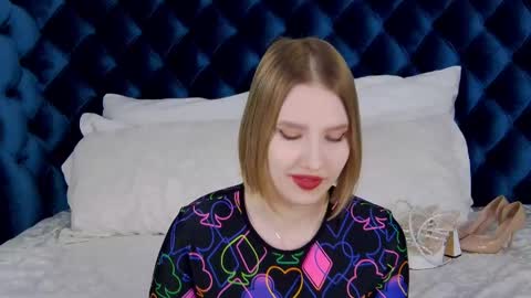 LiliLinn online show from 02.22.25