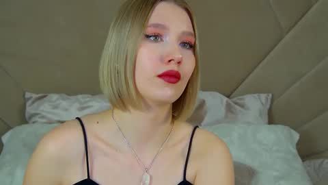 LiliLinn online show from 02.25.25