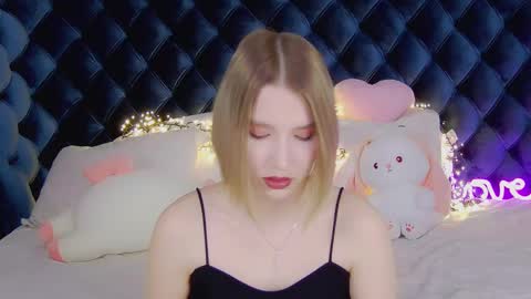 LiliLinn online show from 03.08.25