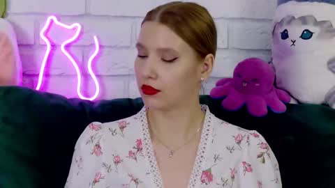 LiliLinn online show from 03.12.25