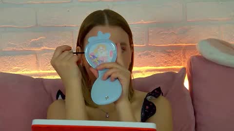 LiliLinn online show from 11.13.25