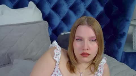 Snapshot of lililinn chatting on 05.05.26 LiliLinn online show from 05.05.26