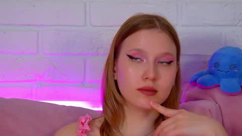 Snapshot of lililinn chatting on 05.16.26 LiliLinn online show from 05.16.26