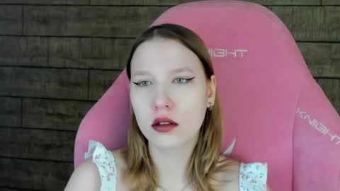 Snapshot of lililinn chatting on 05.18.26 LiliLinn online show from 05.18.26