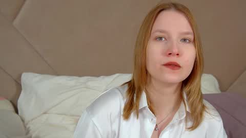 Snapshot of lililinn chatting on 05.19.26 LiliLinn online show from 05.19.26