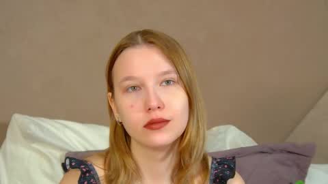 Snapshot of lililinn chatting on 06.08.26 LiliLinn online show from 06.08.26
