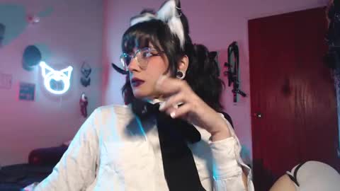 Snapshot of lililiu chatting on 01.11.25 Molly online show from 01.11.25
