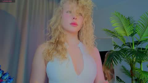 lililok101 online show from 11.13.25