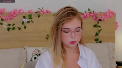 Lilith Bonheur online show from 11.29.25