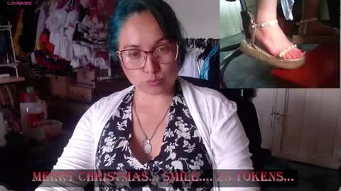 Snapshot of lilith_camp chatting on 12.24.24 Laura lopez online show from 12.24.24