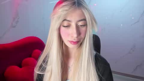 lilith cooper20 online show from 11.04.25