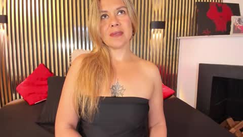   online show from 10.05.25