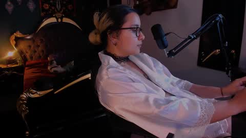 lilithmystic01 online show from 01.22.25