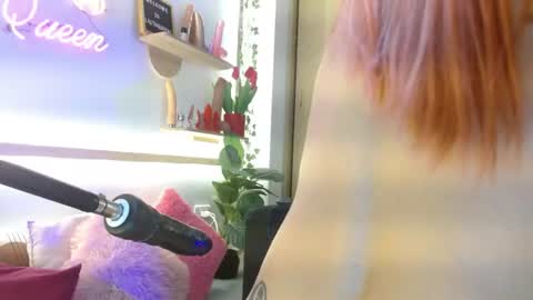 Snapshot of lilithqueen1 chatting on 07.22.26 La pelirroja online show from 07.22.26