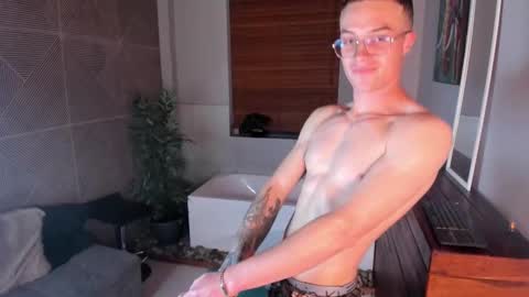 Snapshot of liljames_ chatting on 10.27.25 Lil James online show from 10.27.25