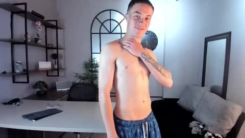 Snapshot of liljames_ chatting on 11.20.25 Lil James online show from 11.20.25