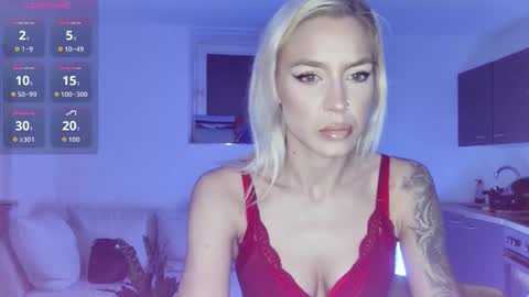 Snapshot of lillaluvv chatting on 09.09.25 Lilla Luv online show from 09.09.25