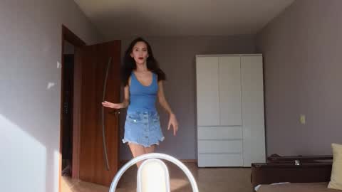 Lillian online show from 10.05.25