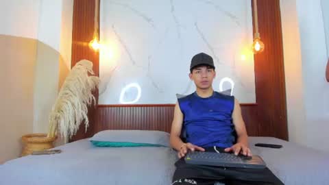 Snapshot of lillian_lee1 chatting on 06.17.26 lillian_lee1 online show from 06.17.26